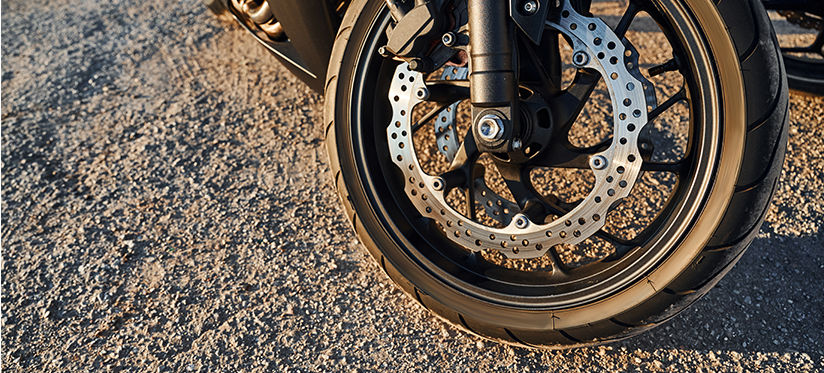  KTM Duke 390 Tyres, Best Tyres & Recommended Tyre Pressure
